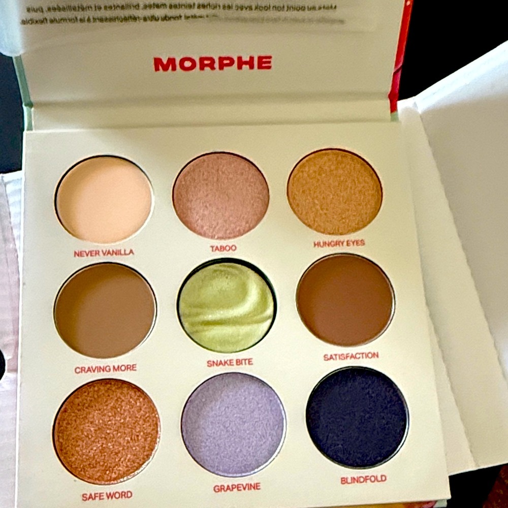 Morphe Pulp Fantasy Palette with Pink and Orange Hues